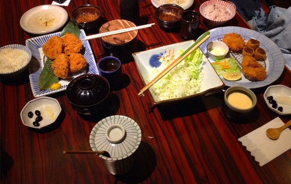 九州杏子日式豬排(SOGO復興店)：[台北]超軟超嫩吃了會懷念的杏子豬排