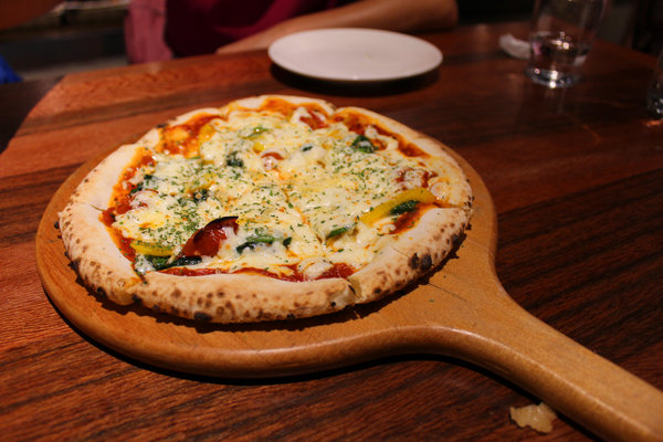 薄多義：[台南]燈光美氣氛佳new人氣餐廳