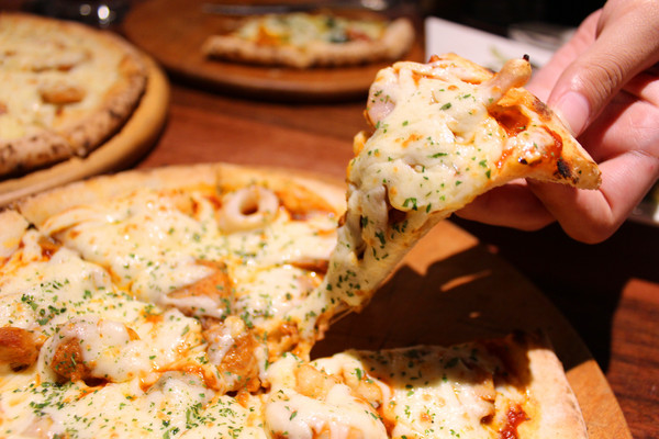 薄多義：[台南]燈光美氣氛佳new人氣餐廳