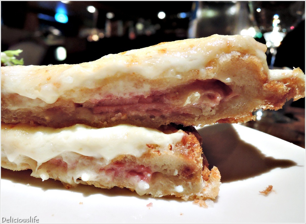 焗烤格魯耶起司燻火腿三明治260-4