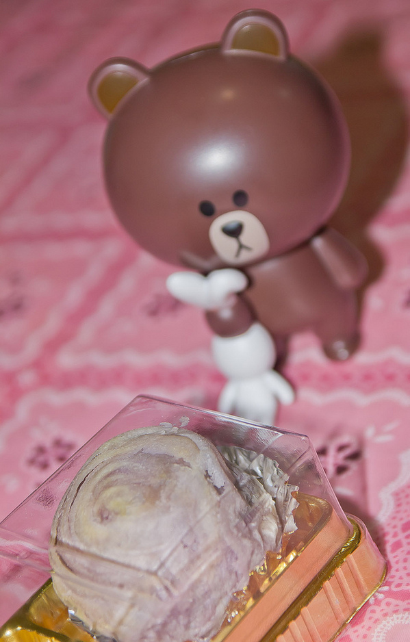 月十二曲聞明堂：[美食]【台北市】月十二曲芋頭酥。綿密紮實的芋頭內餡