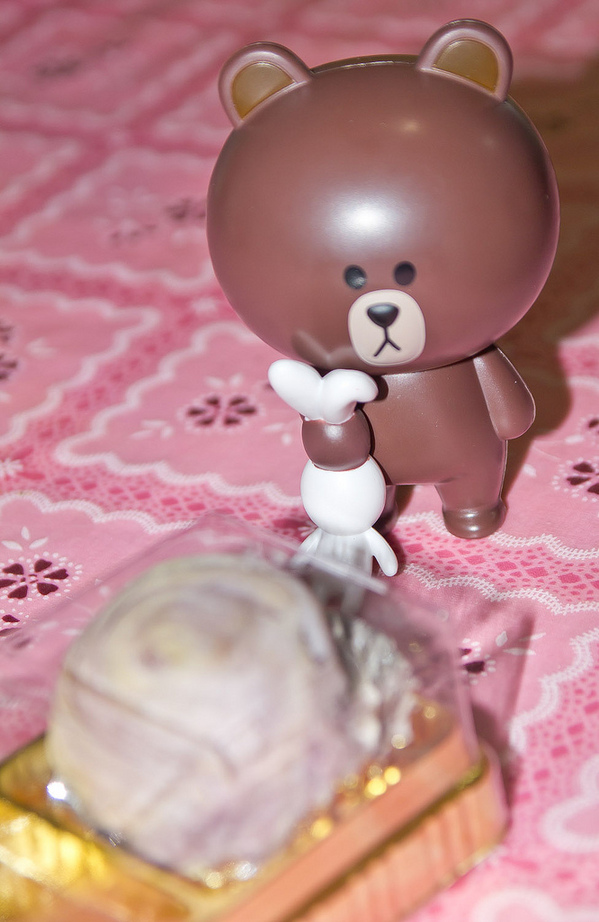 月十二曲聞明堂：[美食]【台北市】月十二曲芋頭酥。綿密紮實的芋頭內餡