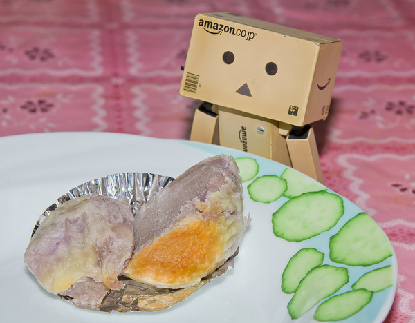 月十二曲聞明堂：[美食]【台北市】月十二曲芋頭酥。綿密紮實的芋頭內餡