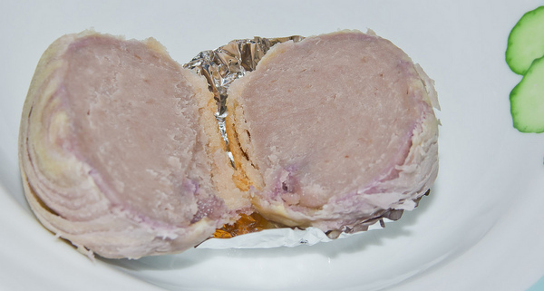 月十二曲聞明堂：[美食]【台北市】月十二曲芋頭酥。綿密紮實的芋頭內餡