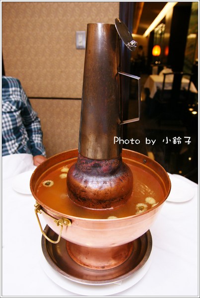 六福皇宮-頤園:六福皇宮-頤園~慈禧最愛「豪華海陸菊花鍋」