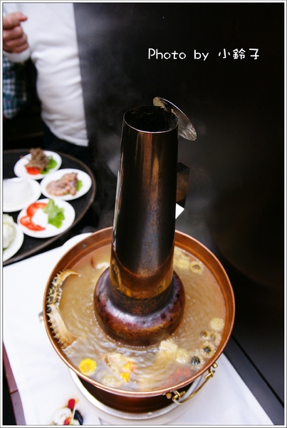 六福皇宮-頤園:六福皇宮-頤園~慈禧最愛「豪華海陸菊花鍋」