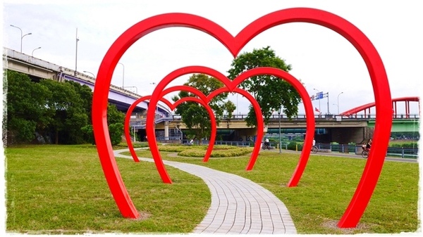 古亭河濱公園:【台北◍•ᴗ•◍情人節約會景點】景點・古亭河濱公園浪漫夜拍✯捷運公館站|婚紗造景主題公園,越夜越浪漫