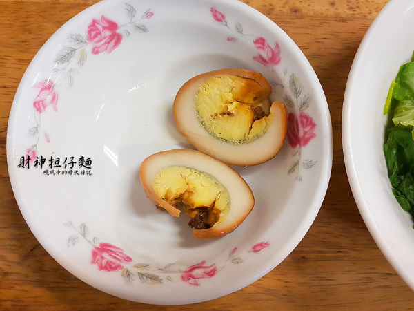 財神担仔麵：【台北|財神担仔麵】好吃但價高份量少的嚐口味小吃