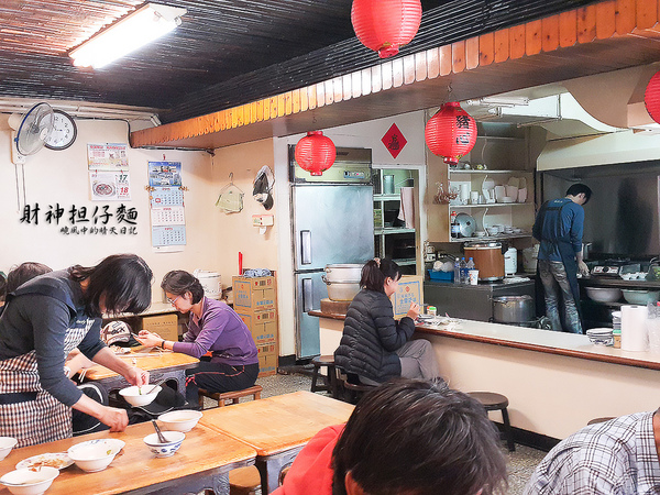財神担仔麵：【台北|財神担仔麵】好吃但價高份量少的嚐口味小吃