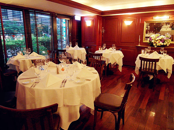 茹絲葵經典牛排之家(民生店):【松山】茹絲葵經典牛排之家。每年生日一定要吃