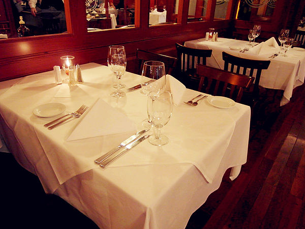 茹絲葵經典牛排之家(民生店):【松山】茹絲葵經典牛排之家。每年生日一定要吃