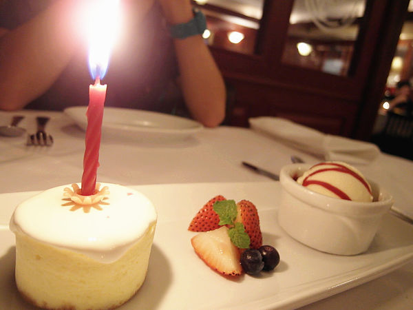 茹絲葵經典牛排之家(民生店):【松山】茹絲葵經典牛排之家。每年生日一定要吃