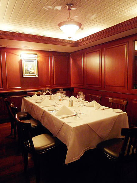 茹絲葵經典牛排之家(民生店):【松山】茹絲葵經典牛排之家。每年生日一定要吃