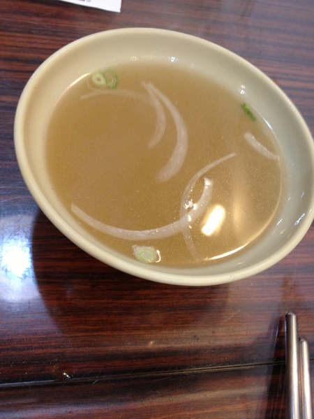 越南河內河粉：不錯吃~生意很好的市場小店~