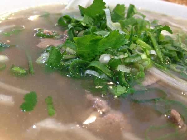 越南河內河粉：不錯吃~生意很好的市場小店~