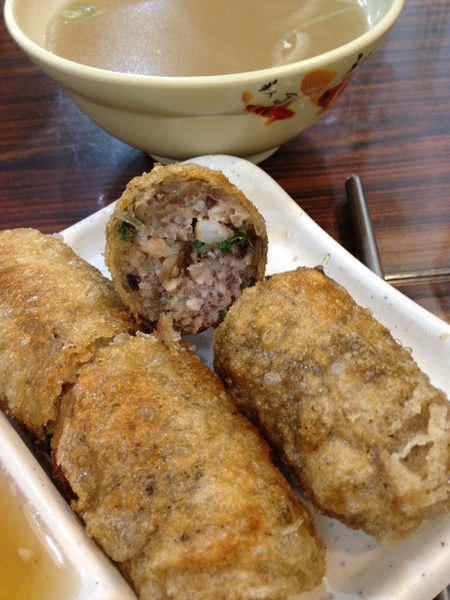 越南河內河粉：不錯吃~生意很好的市場小店~