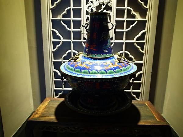 何善之紫銅鍋精緻涮肉(復興店)：＜台北｜松山｜火鍋＞寒流來襲～暖暖鴛鴦鍋豋場（酸菜白肉鍋＆麻辣鍋）