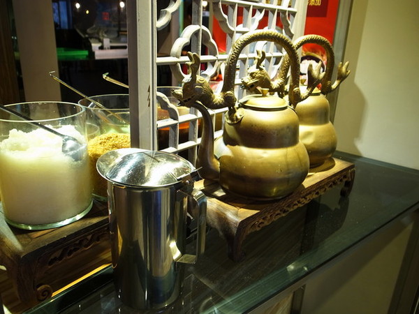 何善之紫銅鍋精緻涮肉(復興店)：＜台北｜松山｜火鍋＞寒流來襲～暖暖鴛鴦鍋豋場（酸菜白肉鍋＆麻辣鍋）