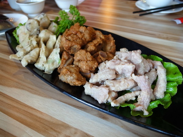 何善之紫銅鍋精緻涮肉(復興店)：＜台北｜松山｜火鍋＞寒流來襲～暖暖鴛鴦鍋豋場（酸菜白肉鍋＆麻辣鍋）