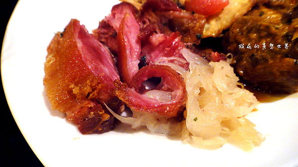 台北寒舍艾美酒店-探索廚房：【台北信義】超難訂位超夯BUFFET！台北寒舍艾美酒店-探索廚房！