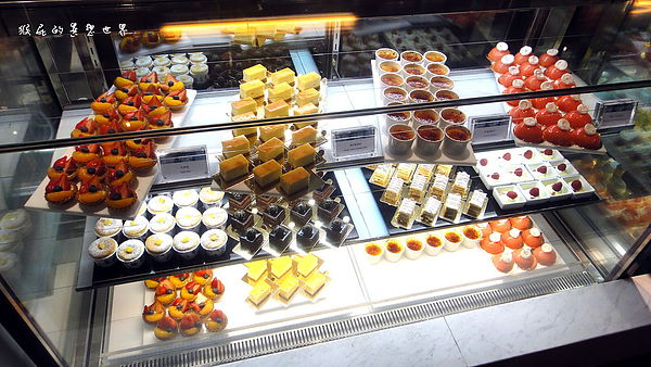 台北寒舍艾美酒店-探索廚房：【台北信義】超難訂位超夯BUFFET！台北寒舍艾美酒店-探索廚房！