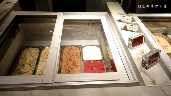 台北寒舍艾美酒店-探索廚房：【台北信義】超難訂位超夯BUFFET！台北寒舍艾美酒店-探索廚房！