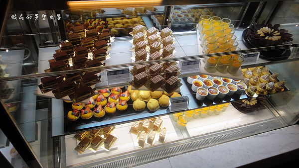 台北寒舍艾美酒店-探索廚房：【台北信義】超難訂位超夯BUFFET！台北寒舍艾美酒店-探索廚房！