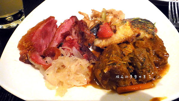 台北寒舍艾美酒店-探索廚房：【台北信義】超難訂位超夯BUFFET！台北寒舍艾美酒店-探索廚房！