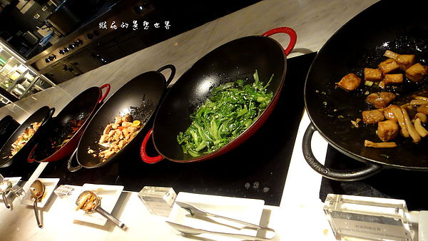 台北寒舍艾美酒店-探索廚房：【台北信義】超難訂位超夯BUFFET！台北寒舍艾美酒店-探索廚房！