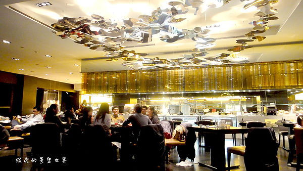 台北寒舍艾美酒店-探索廚房：【台北信義】超難訂位超夯BUFFET！台北寒舍艾美酒店-探索廚房！