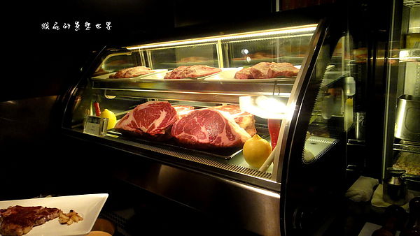 台北寒舍艾美酒店-探索廚房：【台北信義】超難訂位超夯BUFFET！台北寒舍艾美酒店-探索廚房！