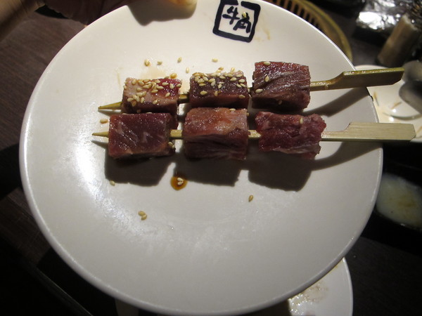 牛角日式炭火燒肉(復興店)：(食記)台北復興北路牛角日本燒肉店吃到飽。店員服務態度佳甜點表現亮眼。