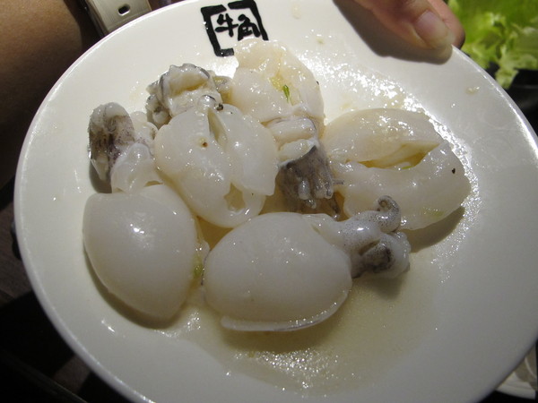 牛角日式炭火燒肉(復興店)：(食記)台北復興北路牛角日本燒肉店吃到飽。店員服務態度佳甜點表現亮眼。