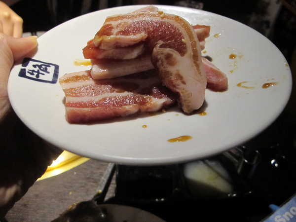 牛角日式炭火燒肉(復興店)：(食記)台北復興北路牛角日本燒肉店吃到飽。店員服務態度佳甜點表現亮眼。