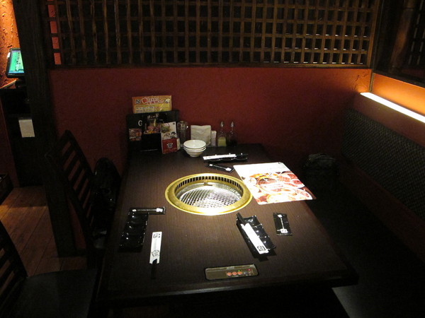 牛角日式炭火燒肉(復興店)：(食記)台北復興北路牛角日本燒肉店吃到飽。店員服務態度佳甜點表現亮眼。