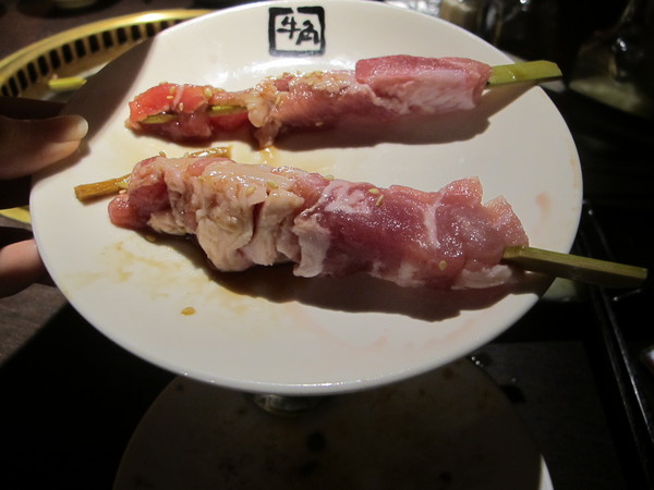 牛角日式炭火燒肉(復興店)：(食記)台北復興北路牛角日本燒肉店吃到飽。店員服務態度佳甜點表現亮眼。