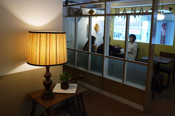 HANA momo Cafe：造訪Hana MOMO店～開始有鹹點和簡餐可選擇喲！