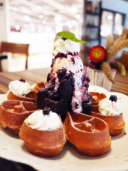 HANA momo Cafe：造訪Hana MOMO店～開始有鹹點和簡餐可選擇喲！