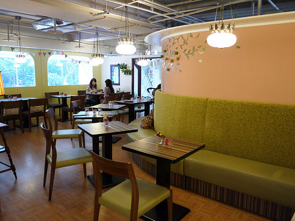 HANA momo Cafe：造訪Hana MOMO店～開始有鹹點和簡餐可選擇喲！