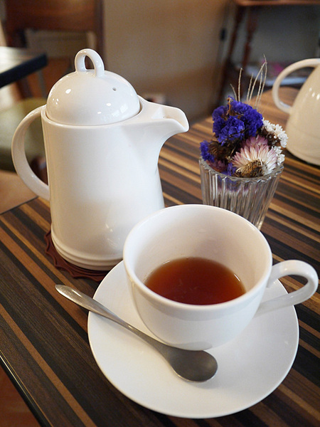 HANA momo Cafe：造訪Hana MOMO店～開始有鹹點和簡餐可選擇喲！