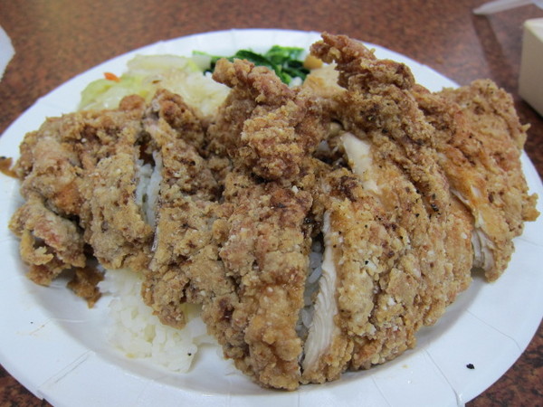 鄭姑媽：(台北)松山區 育達商職對面~ 雞排原創者之家-鄭姑媽