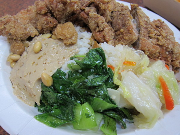 鄭姑媽：(台北)松山區 育達商職對面~ 雞排原創者之家-鄭姑媽