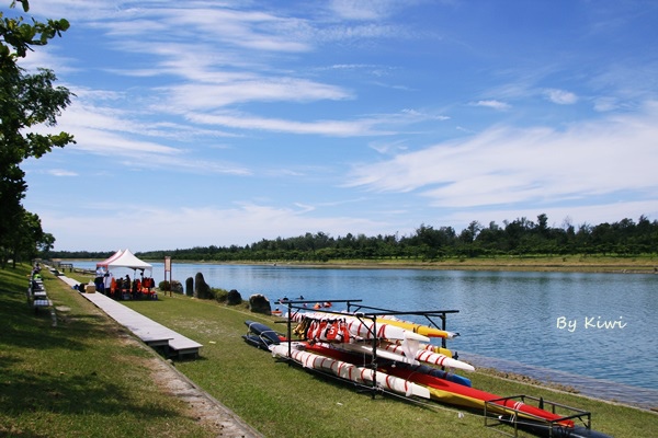 台東森林公園:【台東市區】夏季避暑勝地~溪中與魚水之歡之如夢似幻活水湖(台東森林公園內)
