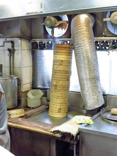 【台北美食】圓山老崔蒸包-不同於一般麵皮與內餡的蒸包