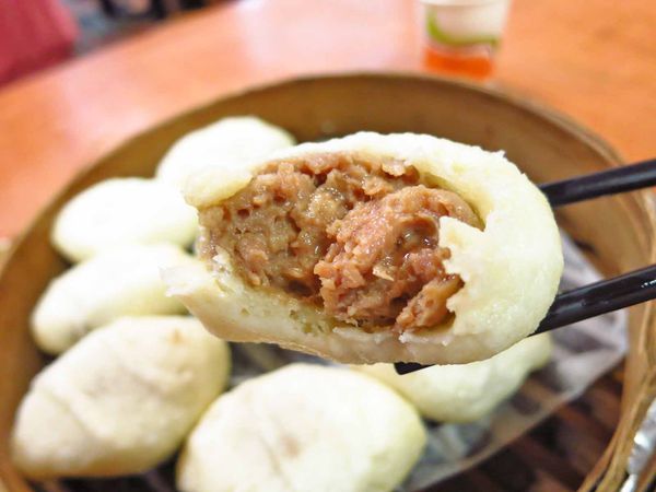 【台北美食】圓山老崔蒸包-不同於一般麵皮與內餡的蒸包