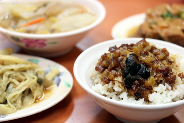 黃記滷肉飯 (19)