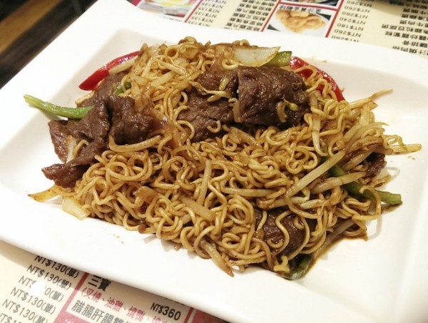 HONG KONG茶水攤(南京旗艦店)：《中山區》HONG KONG茶水攤│香濃花生醬~配上港式蝦米腸粉ღ ×平價港式茶餐廳