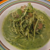 羅勒松子青醬義大利麵