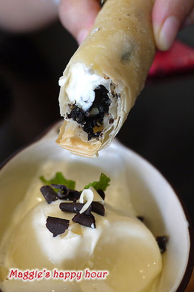 水牛城美式餐廳 BFLO:【水牛城美式餐廳 BFLO】超豪邁的炭烤戰斧豬排。招牌水牛城酸辣雞翅