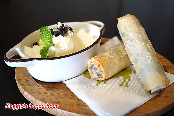 水牛城美式餐廳 BFLO:【水牛城美式餐廳 BFLO】超豪邁的炭烤戰斧豬排。招牌水牛城酸辣雞翅